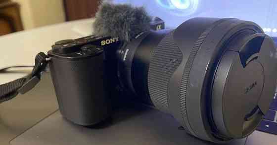 Камера с Обьективом: SONY ZV-E10 , Sigma AF 16mm. F/1.4 DC DN. Киев