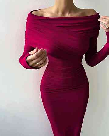 Женское силуэтное платье трансформер с открытыми плечами трикотаж Марсала Одесса
