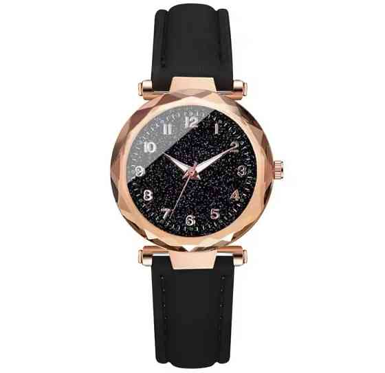 Подарочный набор для женщин 1 наручные часы с 4 оригинальными браслетами без подарочной коробки черный Киев