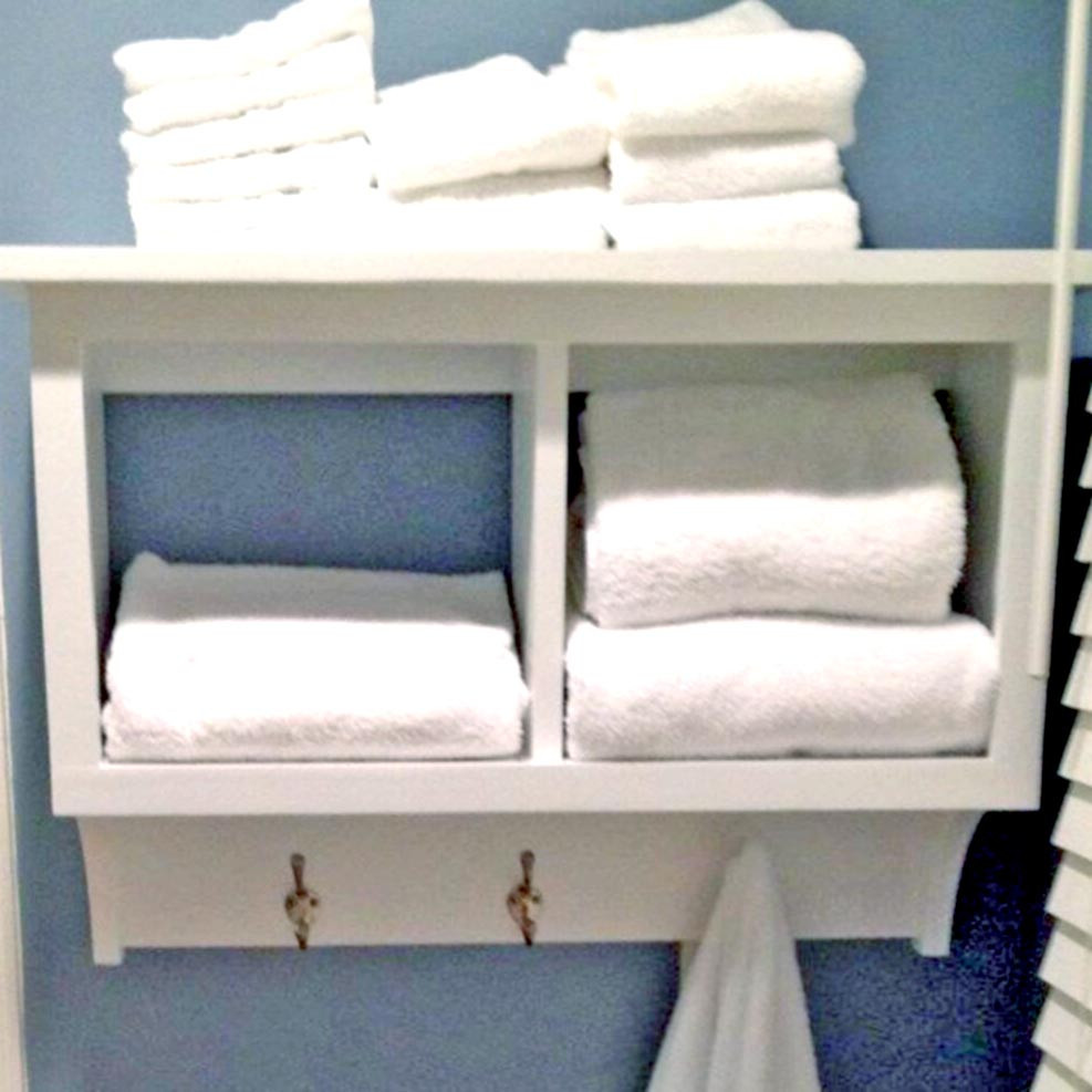 Полка для ванной 