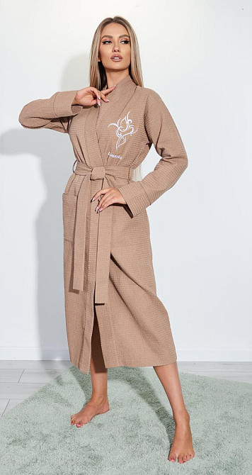 Хлопковый вафельный халат с вышивкой (42-44) Киев - изображение 1