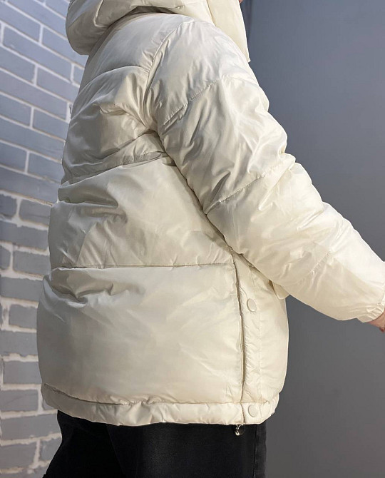 Куртка жіноча Lady Yep 9013 пуффер подовжена накладені кишені з капюшоном молочна, молочний, 44 Київ - фото 3