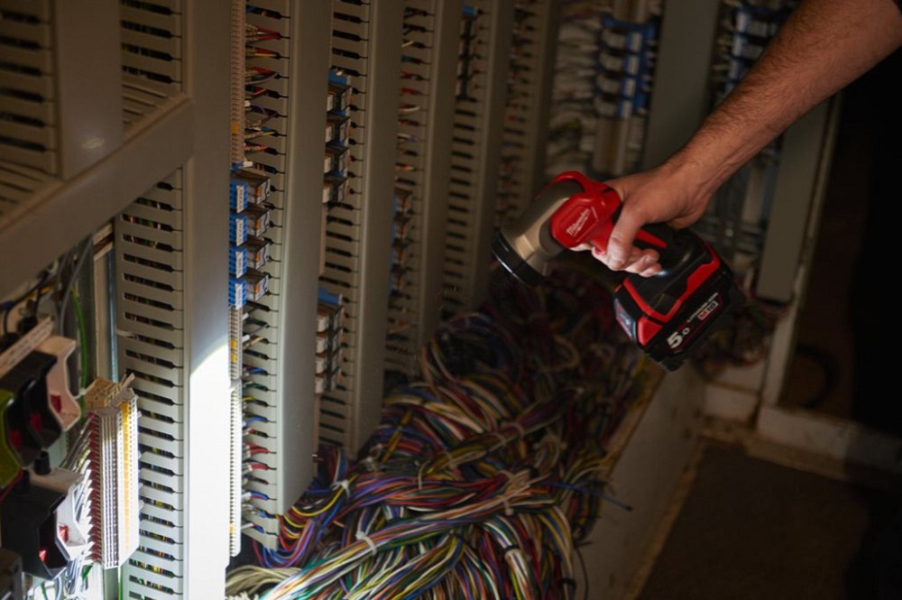 Фонарь светодиодный аккумуляторный MILWAUKEE, M18 TLED-0 Одесса - изображение 4