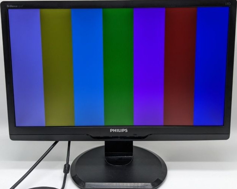 Монитор: LED 22