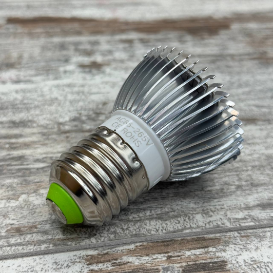 Фитолампа для растений E27 28LED 8Вт, полный спектр, светодиодная лампа с радиатором охлаждения Киев