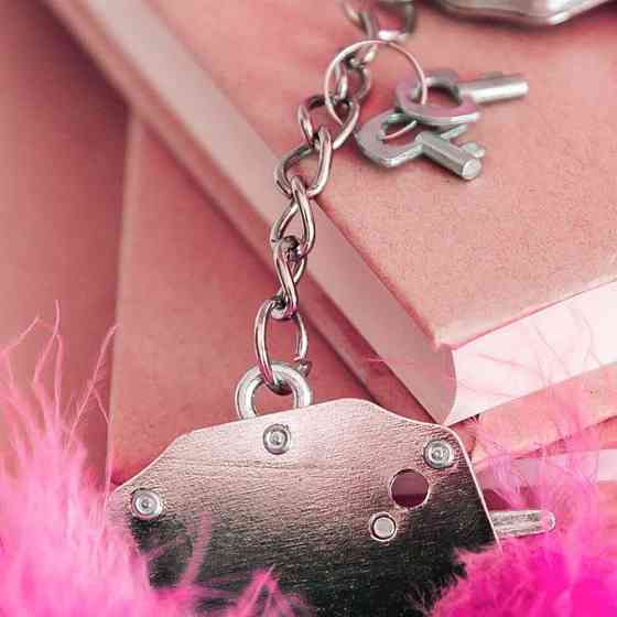 Наручники металлические Adrien Lastic Handcuffs Pink с розовой пушистой отделкой Sex Aura Киев