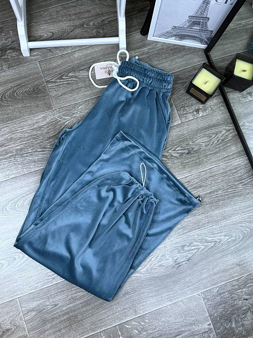 Жіночі базові штани велюрові вільного крою турецький королівський велюр Джинс, 42/44 Одеса - фото 1