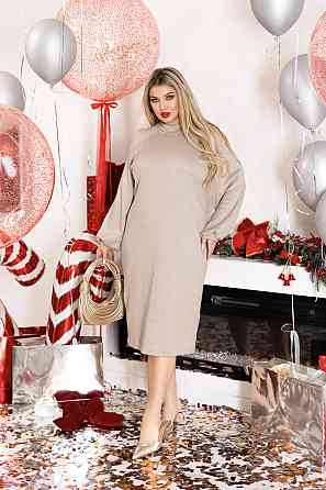 Платье из ангоры с открытыми плечами 