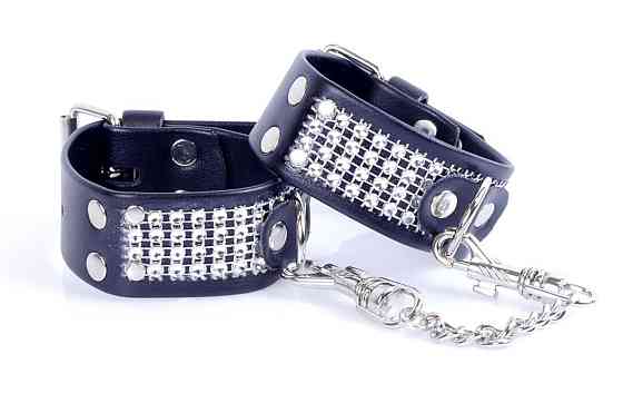 Наручники зі штучної шкіри з кристалами Fetish Boss Series - Handcuffs with cristals Silver, BS3300094 Sex Aura Київ