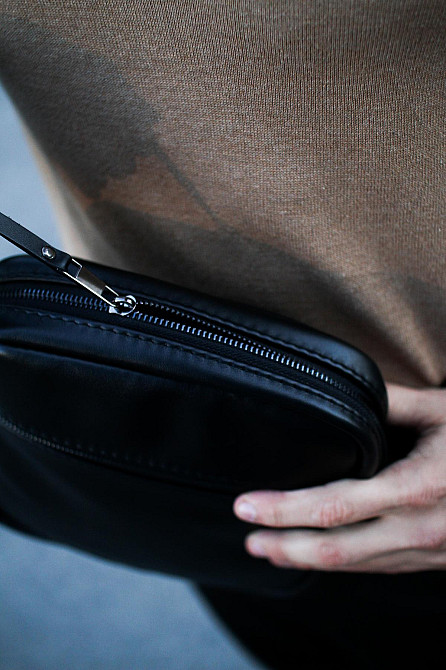 Сумка-мессенджер із натуральної гладкої шкіри, сумка через плече чоловіча (Чорна) Суми - фото 7