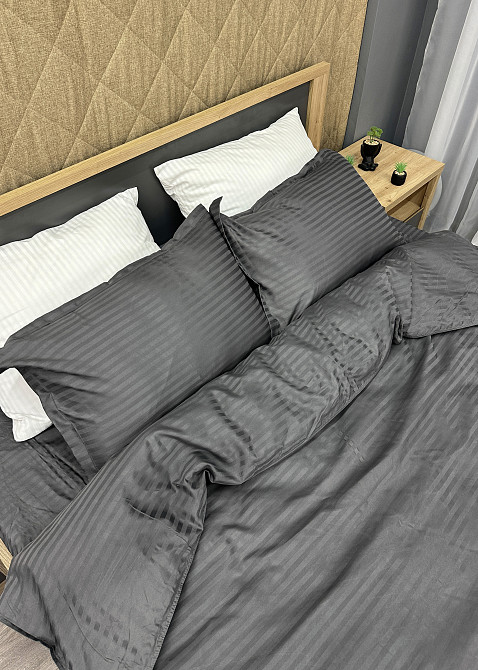 Комплект постільної білизни Страйп-сатин Полуторний з простирадлом на резинці 140х200х25, підковдра 150х220, 2 наволочки 70х70 Графітовий (88-207) Київ - фото 7