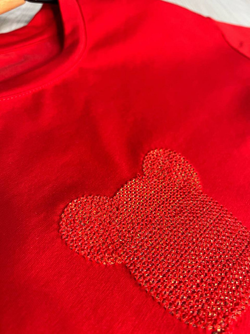 Футболка жіноча A-N 2396 оверсайз з ведмедиком та блискітками, червоний, one size Київ - фото 3