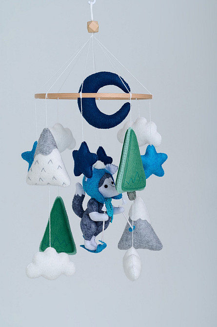 Дитячий музичний мобіль на ліжечко для немовлят WooolyWool «Вовчик на лижак» з 35 мелодіями Київ - фото 3