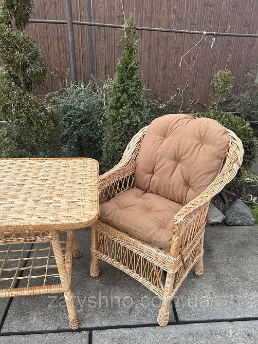 Меблі плетені з кавовими накидками Київ - фото 4