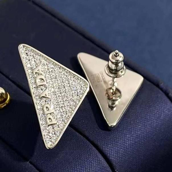 Сережки Прада в посрібнінні з розсипом цирконію з логотипом Одеса - фото 1
