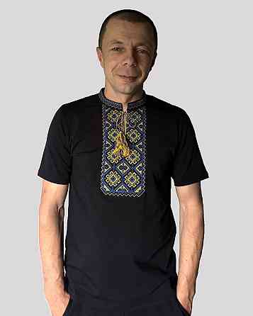 Мужская черная футболка вышиванка с крупным орнаментом на груди в синих и желтых цветах Киев