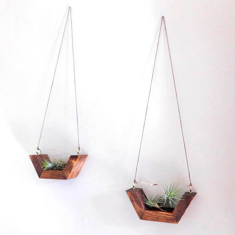 Полка настенная для цветов 