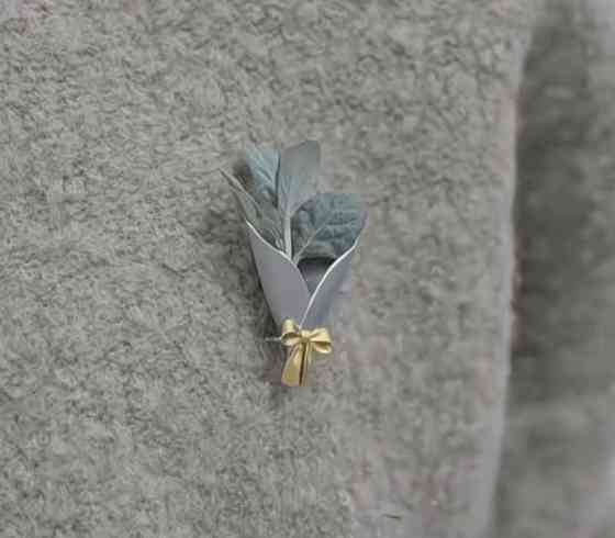 Брошка-тримач для квітів Сміла