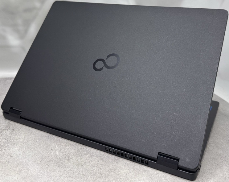 Ноутбук Fujitsu LifeBook U7311/i5-1135G7/8GB/256GB/FHD IPS/13.3"    Ноутбук Fujitsu Харків - фото 1