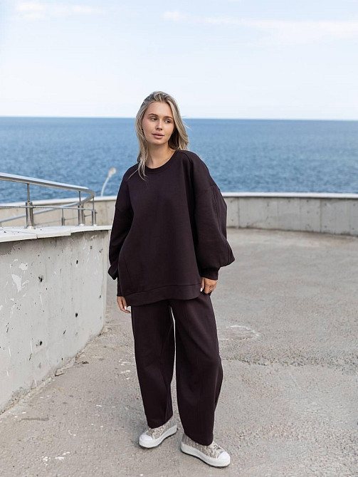 Женский оверсайз костюм: объемная кофта с трендовыми брюками бананами турецкий дабл фейс 100% хлопок Шоколад Одесса - изображение 1