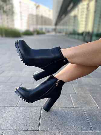 Жіночі черевики VELONY чорні натуральна шкіра висота 10см каблук 8см (6113-W405) Коломыя