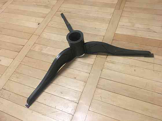 Подставка под елку на высоту мах 1,8-1,9 м., темно-зеленая (хаки), диам 5 см тренога для елки из полипропилена Киев