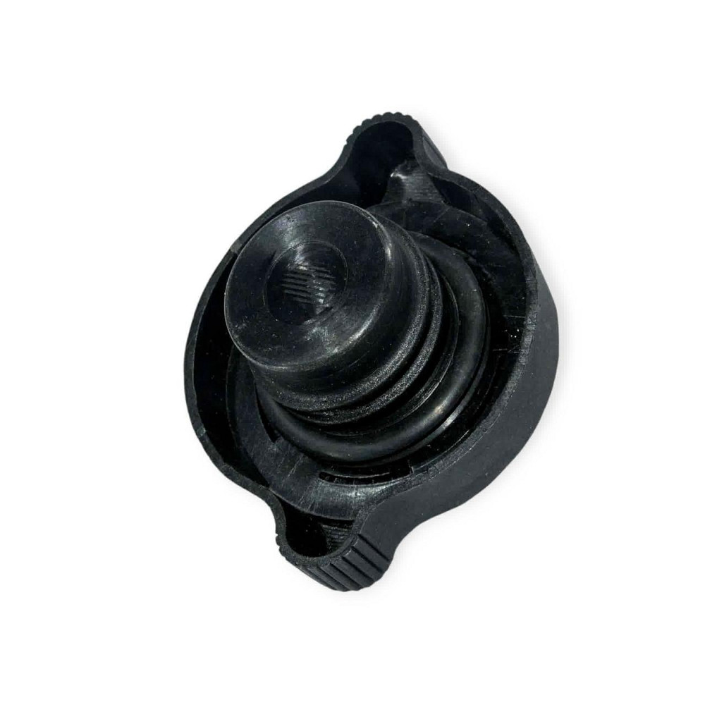 Крышка горловины 2123 пластик маслозаливной Мукачево - изображение 1