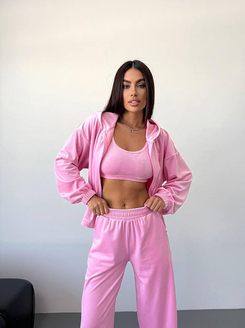 Жіночий стильний прогулянковий костюм-трійка: кофта топ і штани з м'якого велюру Барбі, 42/44 Одеса - фото 4