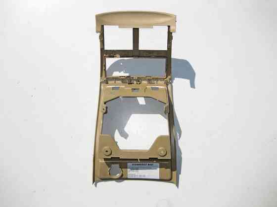 Mercedes-Benz  A1646809307 8K67 Облицювання підлокітника задня бежева ML W164 GL X164 Одеса