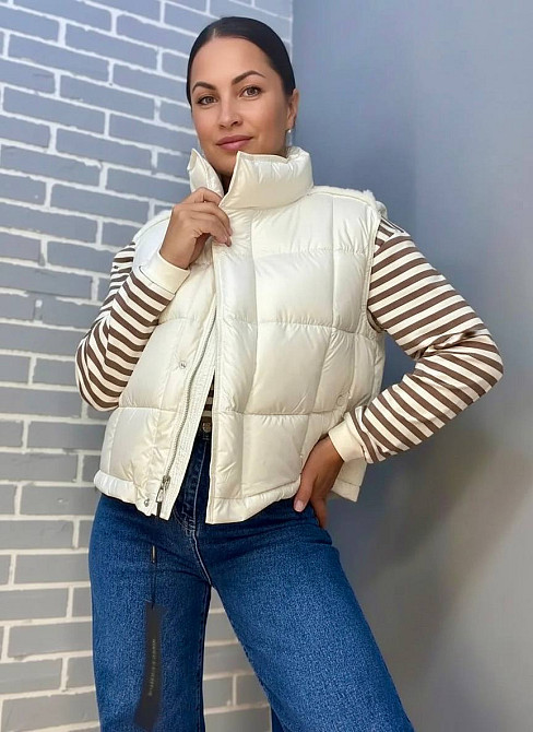 Жилетка женская Lady Yep 9039 стеганная короткая вставка из экокожи молочная, молочний, 42 Киев - изображение 20