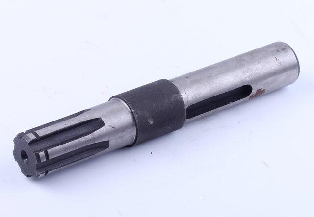 Вал шестерни неподвижной дополнительной передачи Хинтай 120/220 Мукачево - изображение 1