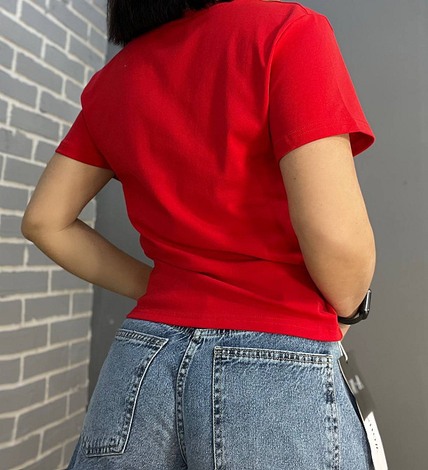 Футболка жіноча A-N 911-12 базова маленька вишивка серце середньої довжини one size червона, червоний, one size Київ - фото 3