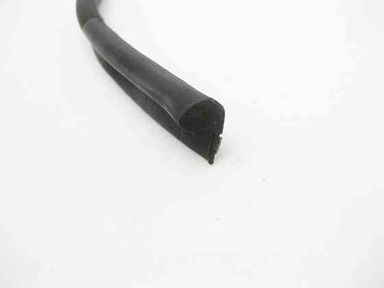 Mercedes-Benz  A2927820400 Ущільнювач зсувного люка ззаду (є дефект) GLE Coupe C292 Одеса