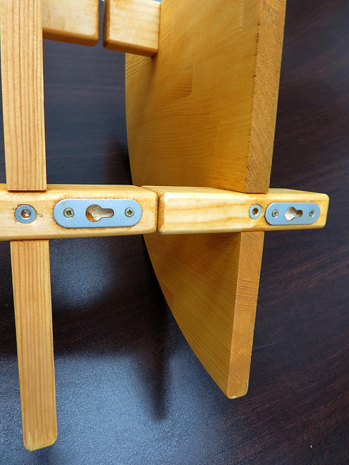 Угловая настенная полка 