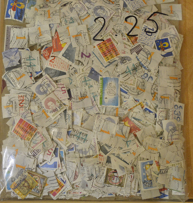 ГОРА МАРОК. Нидерланды. 1000 шт! (стандарт) 2.25 Полтава - изображение 1