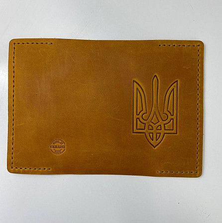 Паспортница кожаная Тризуб Рыжая, практичный чехол из кожи с тиснением, модная обложка на паспортMasterSem Киев - изображение 2