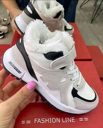 Детские белые зимние кроссовки на меху  34,37,38 маломерки Николаев