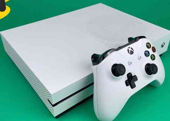 Xbox One S 500 ГБ, Один джойстик, Відмінний стан. Харків