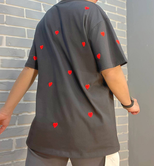 Футболка жіноча A-N 2632 вишивка серця оверсайз подовжена one size, графіт, one size Київ - фото 7