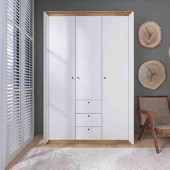 Шкаф трехдверный Эверест Нордик-1400 Белый + Дуб крафт золотой (DTM-5537) Днепр