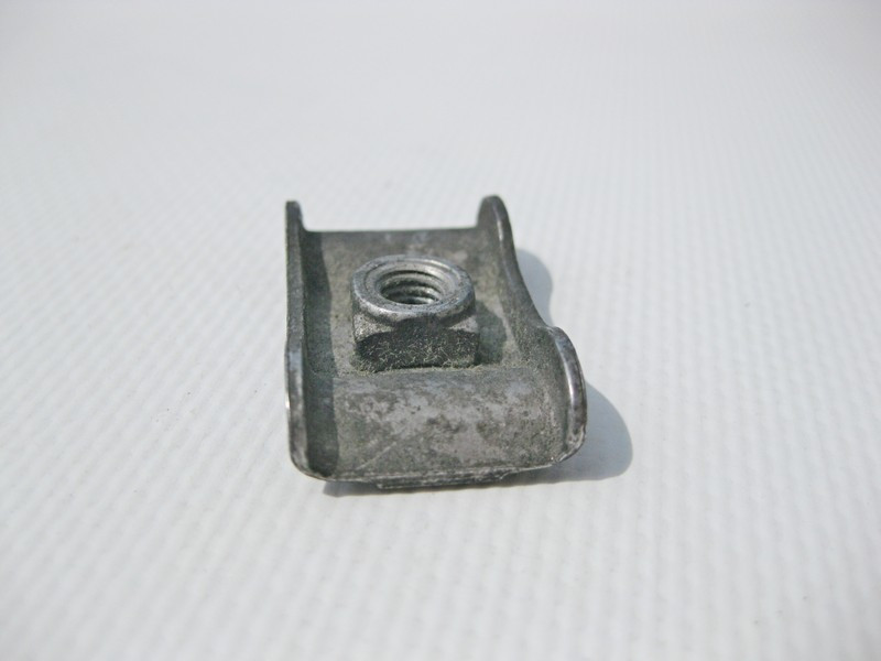 Mercedes-Benz  A0009952632 Хомут кріплення масляних трубок з привареною гайкою M6 Одесса - изображение 9