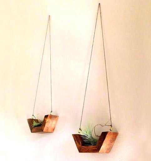 Полка настенная для цветов 