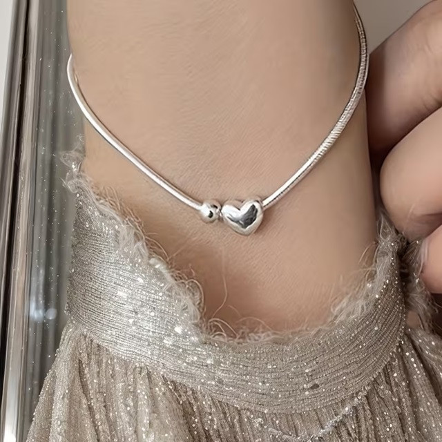 Женский браслет с серебристой подвеской-сердцем – минималистичный браслет из нержавеющей стали Киев - изображение 6