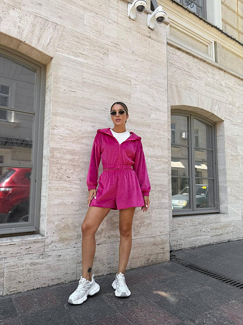 Жіночий стильний костюм-двійка: кофта та шорти зі стразами велюр Малина, 46/48 Одеса - фото 6