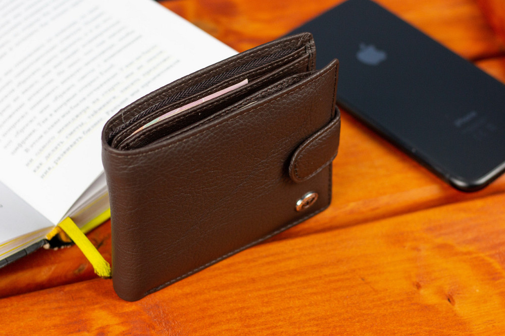 Кожаное мужское портмоне на кнопке ST Leather ST104 Коричневое Киев - изображение 9