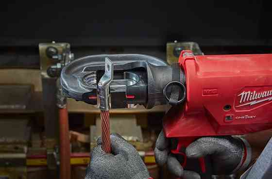 Обжимник гидравлический аккумуляторный для кабелей MILWAUKEE, M18 HCCT109/42-522C (+ЗУ,1ак.Х2Ач,1ак.Х5Аг,кейс) Одесса