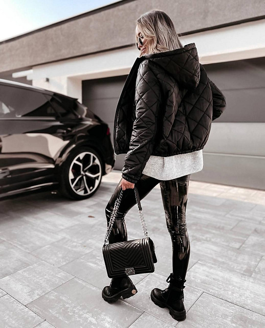 Женская короткая куртка с капюшоном водоотталкивающая плащевка с утеплением силикон Черный, 46/48 Одесса - изображение 2