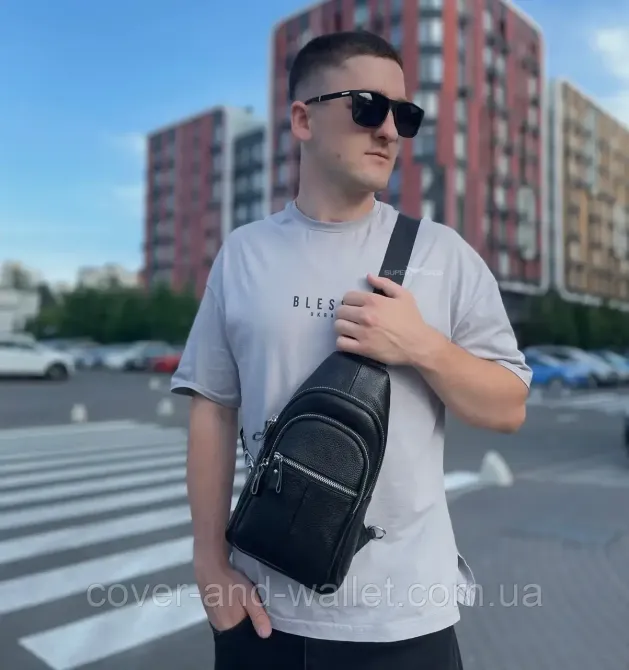 Удобная мужская сумка-слинг из фактурной кожи черного цвета Puos Киев - изображение 7