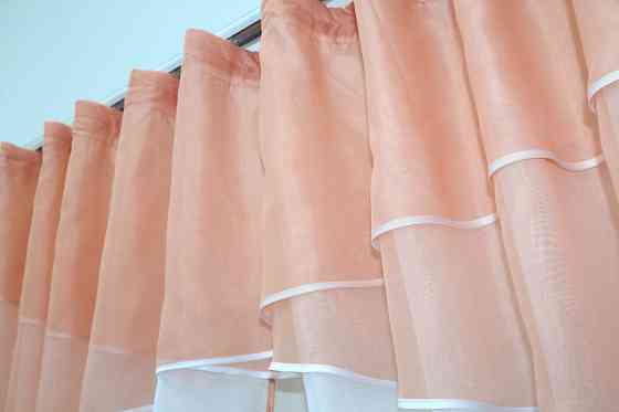 Кухонные шторы VR-Textil № 091к с ламбрекеном и подвязками персиковый с белым 280х170 см (52-0452) Киев