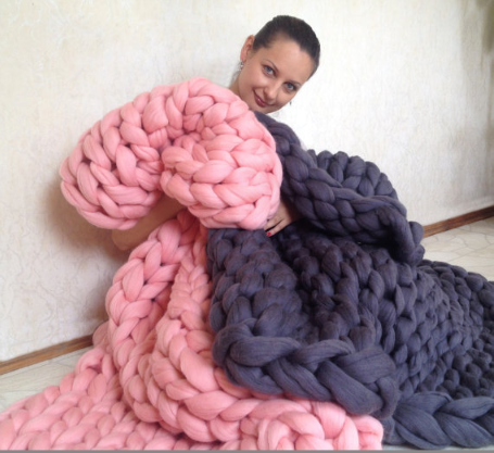 Плед крупной вязки из акриловой шерсти (имитация мериноса) 200х200см, толстая пряжа цвет СВЕТЛО-СЕРЫЙ Кременчуг - изображение 7